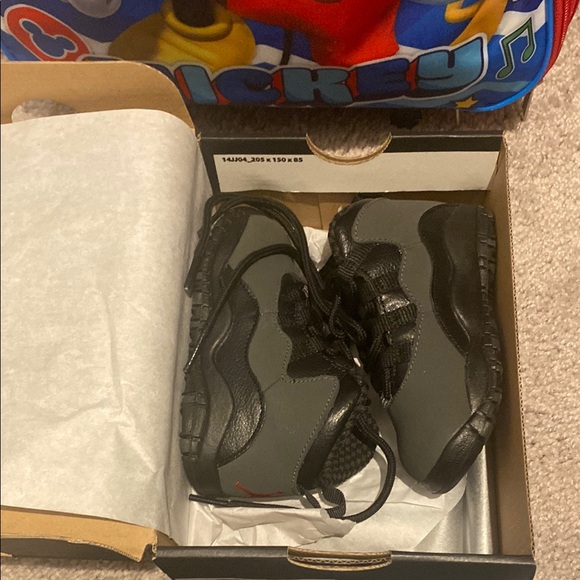Black and Gray Jordan Collection Sneakers 7c